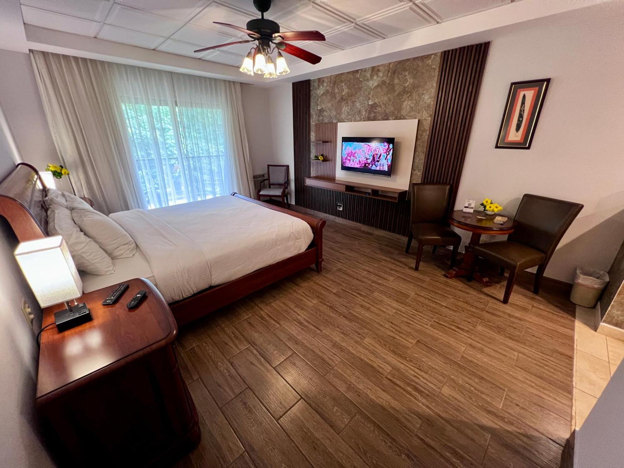 Hotel Valle Del Rio Бокете Экстерьер фото
