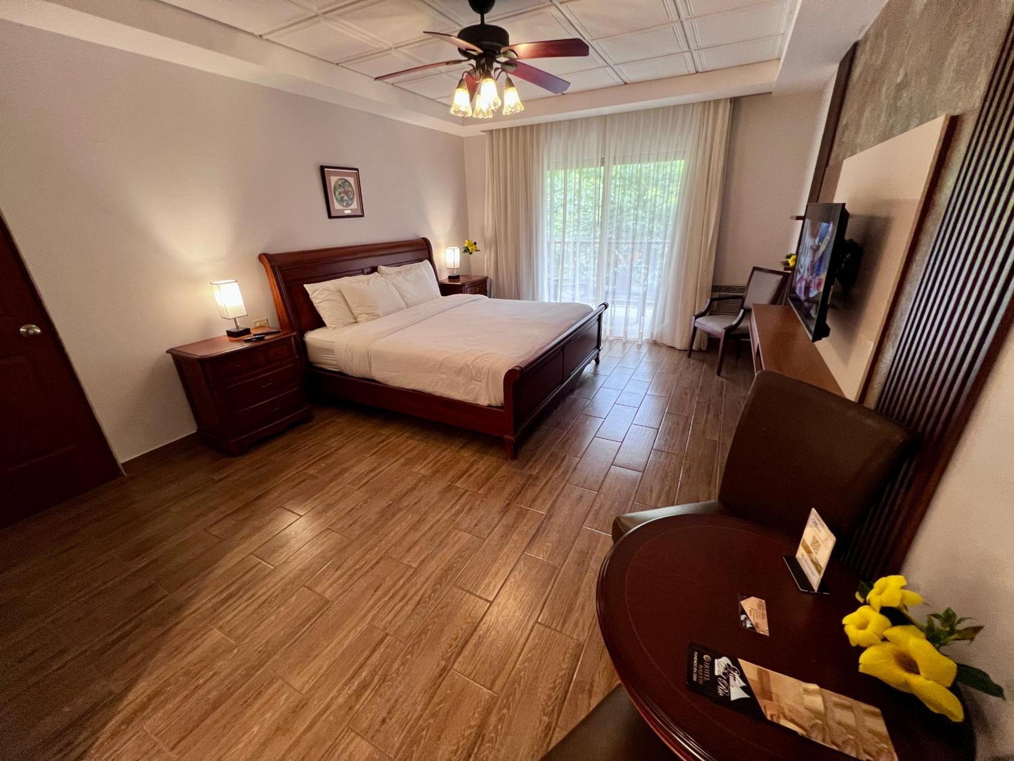 Hotel Valle Del Rio Бокете Экстерьер фото