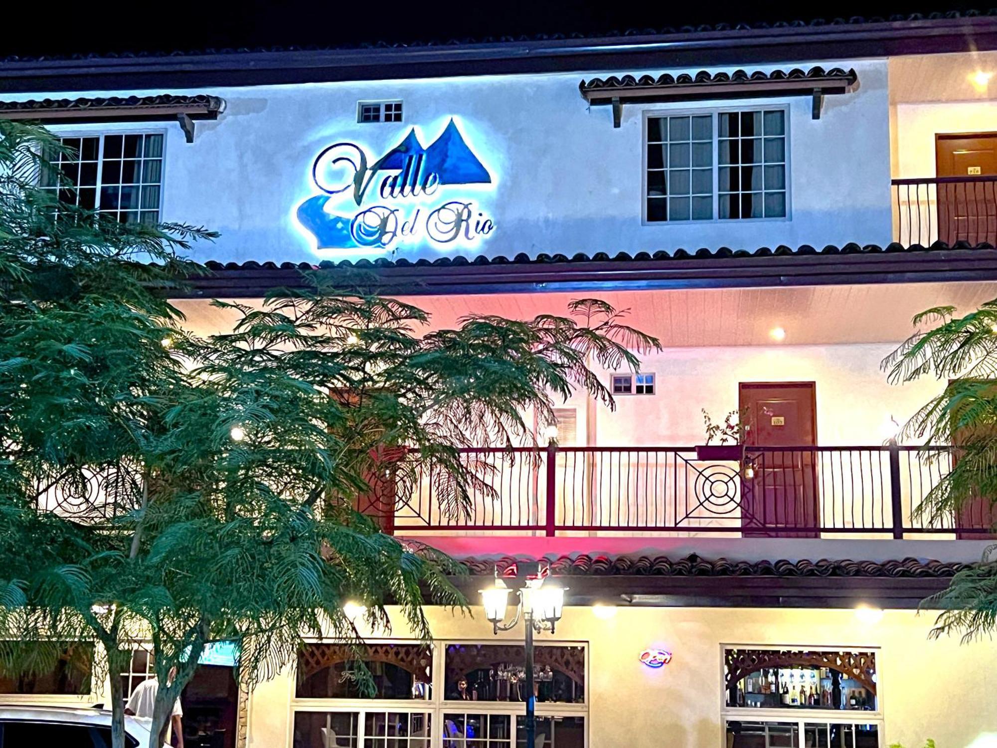 Hotel Valle Del Rio Бокете Экстерьер фото