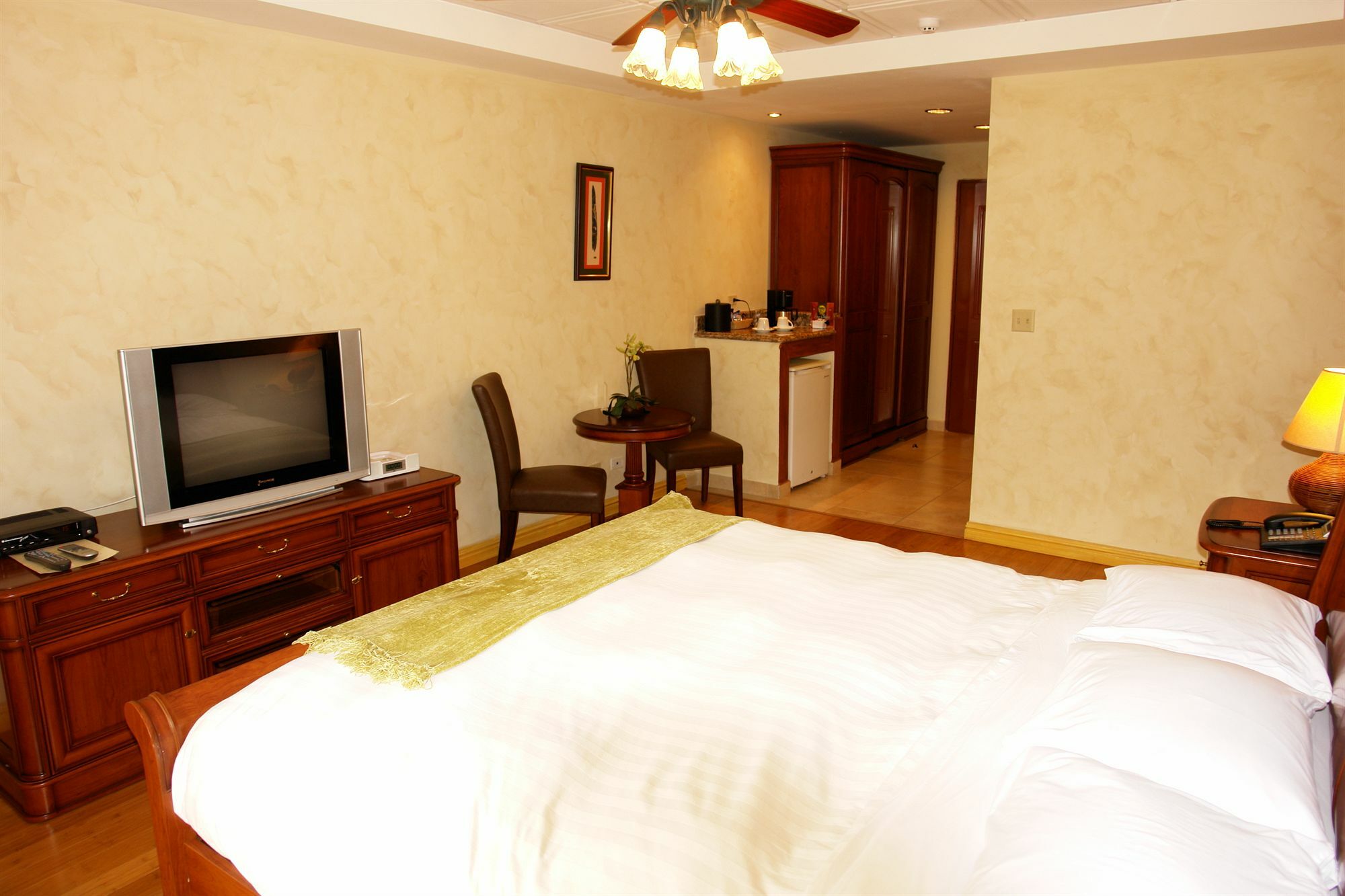 Hotel Valle Del Rio Бокете Экстерьер фото